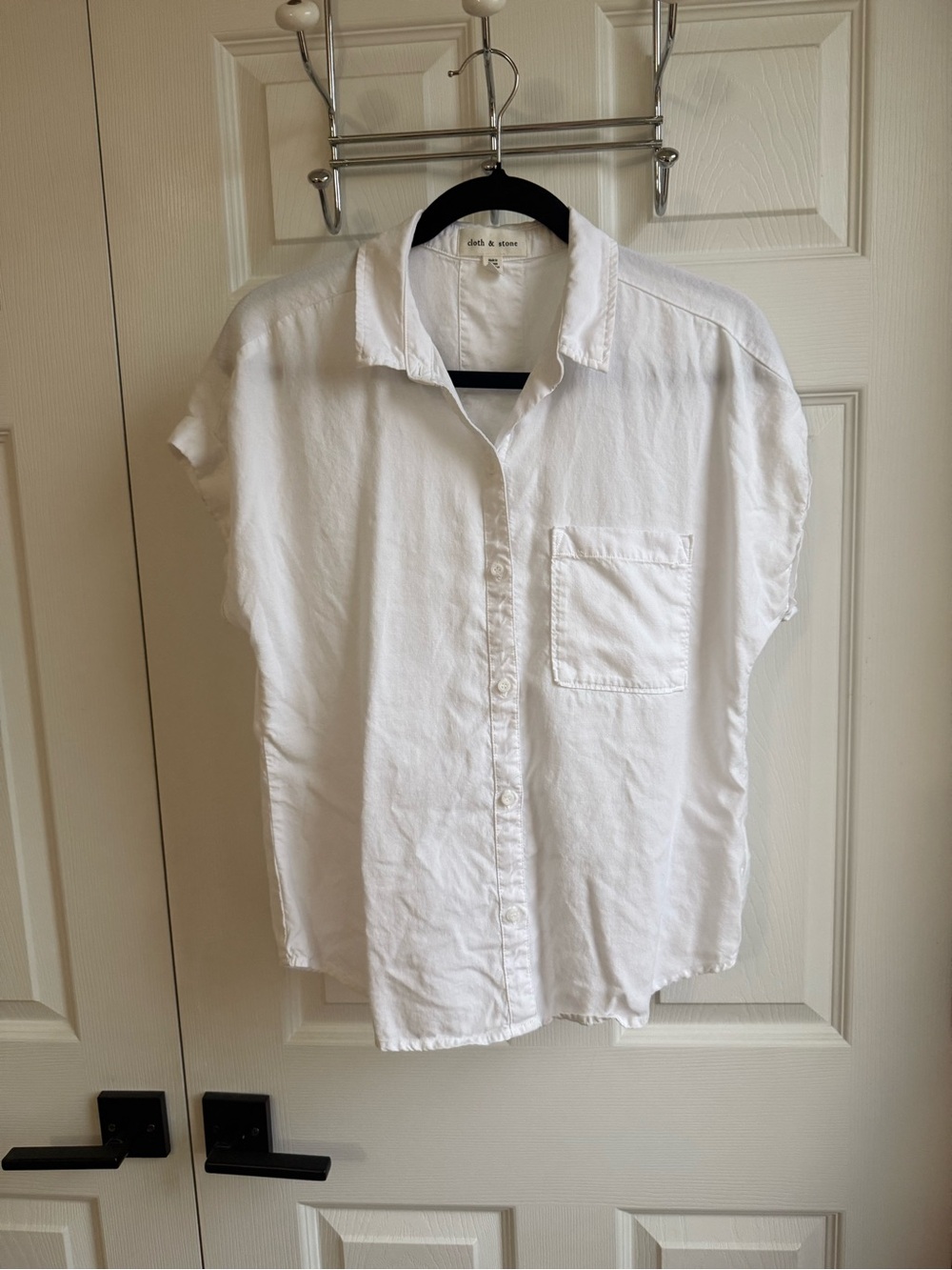 Cloth and Stone cap sleeve button up- S